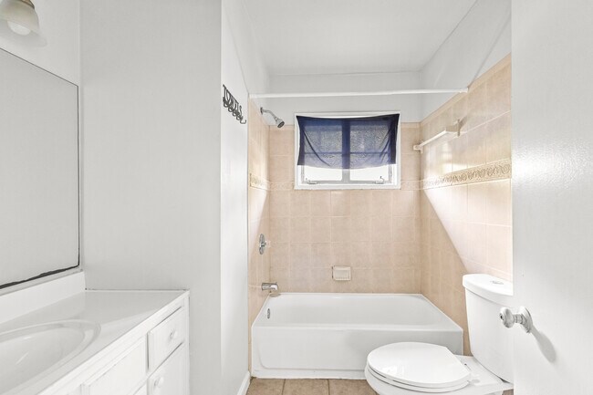 Building Photo - 2788 Lancaster Dr