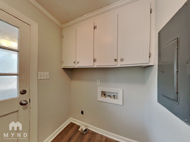 Building Photo - 25 Camelia Dr