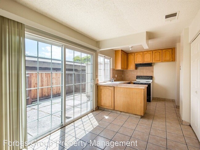 Building Photo - 3 br, 1.5 bath Apartment - 407 Don Carlos Ct
