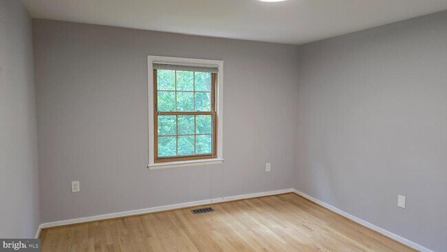 Building Photo - 5987 Clerkenwell Ct