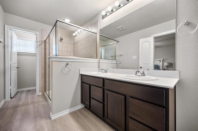 Building Photo - 3500 Brentwood Dr