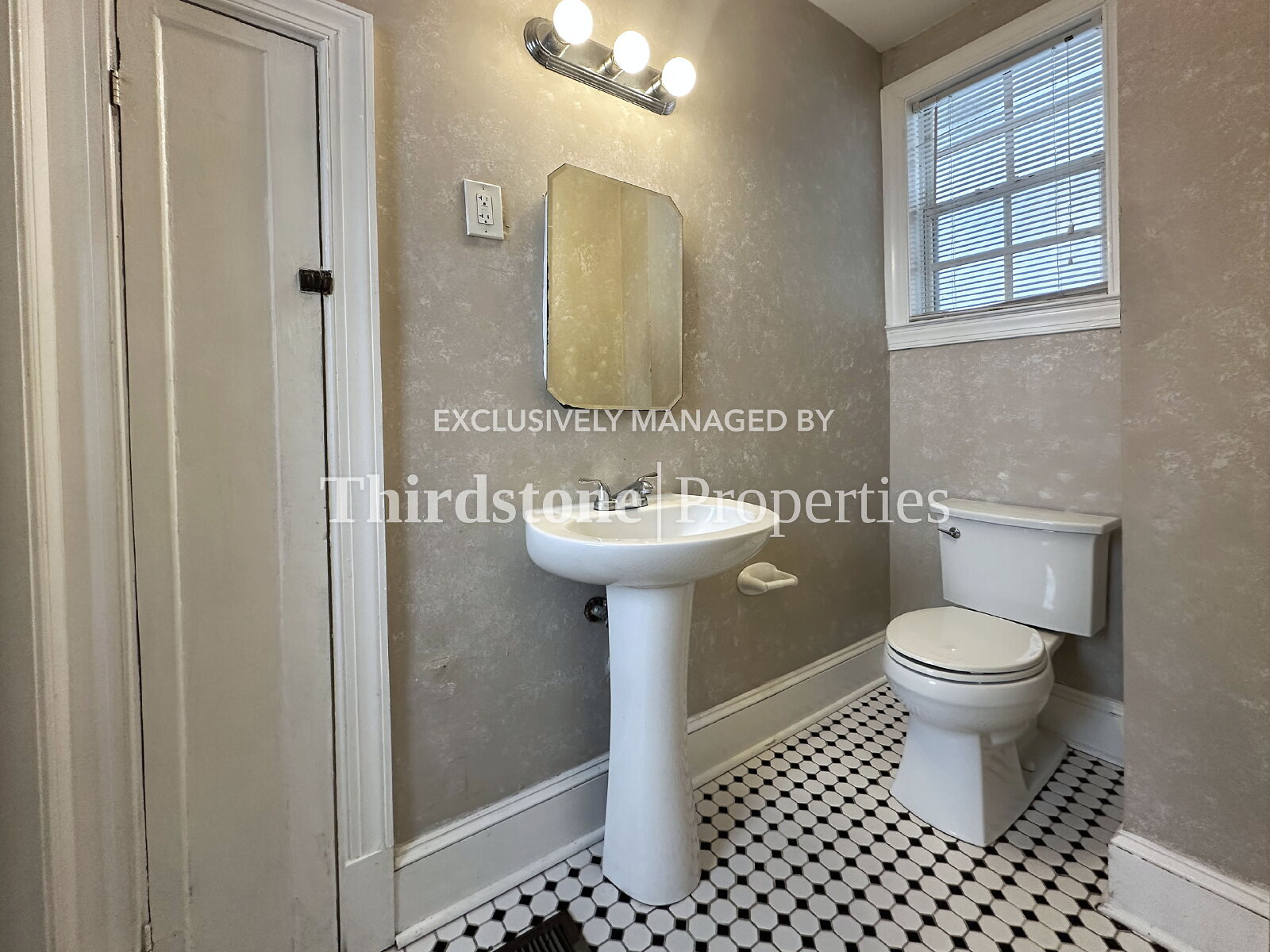 Building Photo - 2667 Forbes St