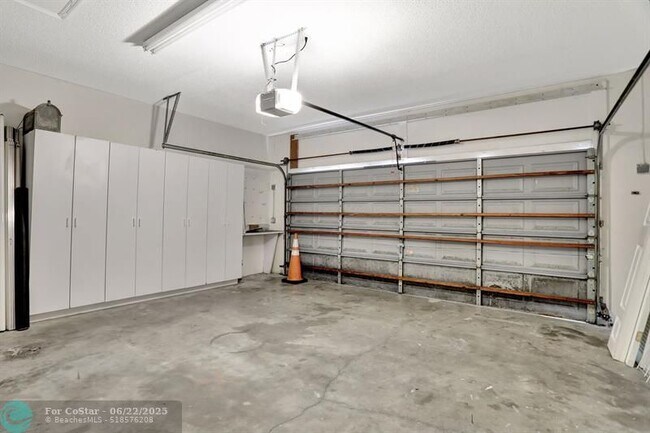 Building Photo - 6455 NW 78th Dr
