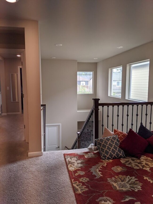 Building Photo - North Creek 4 Bedroom Home