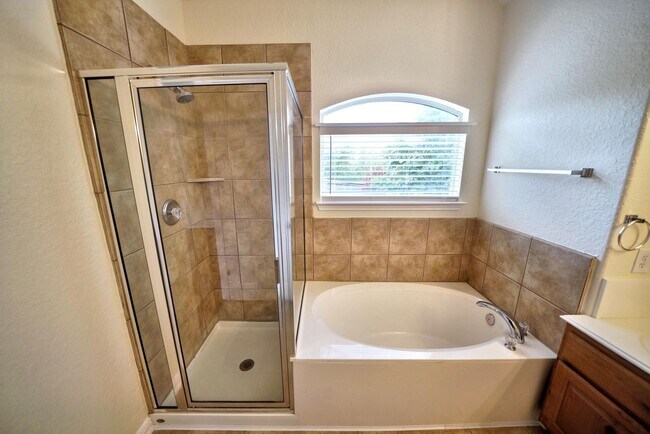 Building Photo - Stunning  Home in the Highly Sought-After ...
