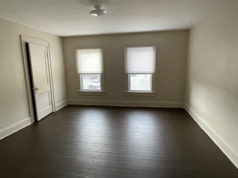 Building Photo - 334 Robbins Ave