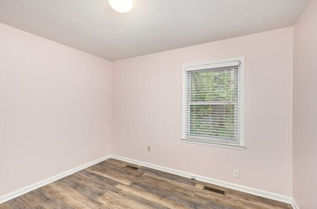 Building Photo - 12401 Wilderness Park Dr