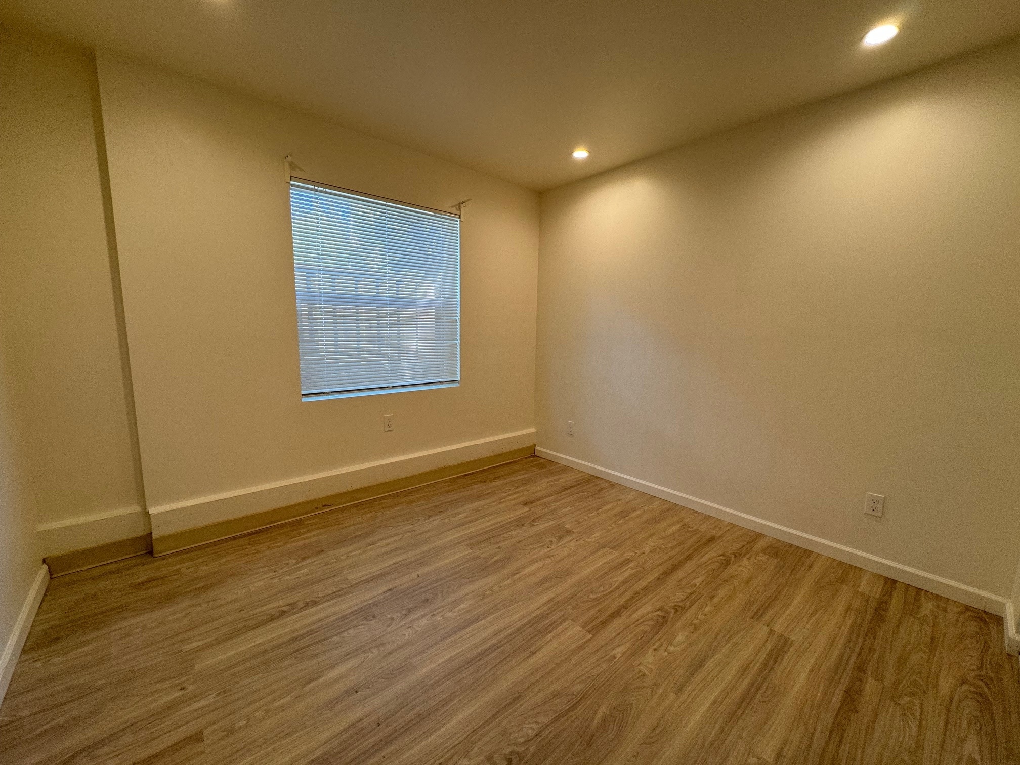 Building Photo - 1551 Santa Clara Ave