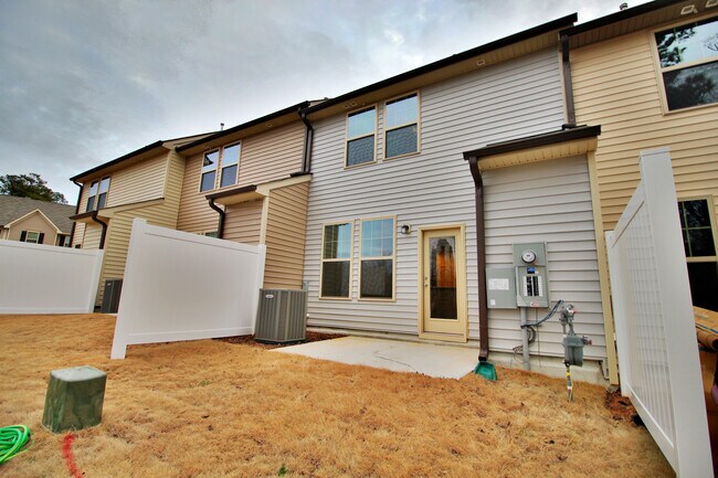 Building Photo - 753 Maypearl Ln