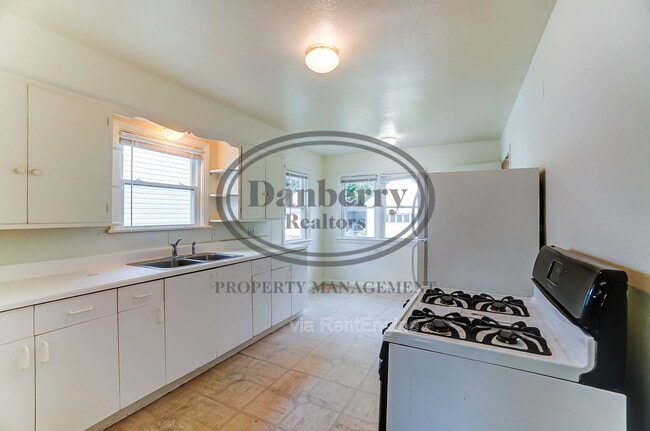 Building Photo - 919 Brookley Blvd