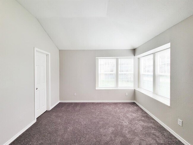 Building Photo - 15814 Murrelet Ct