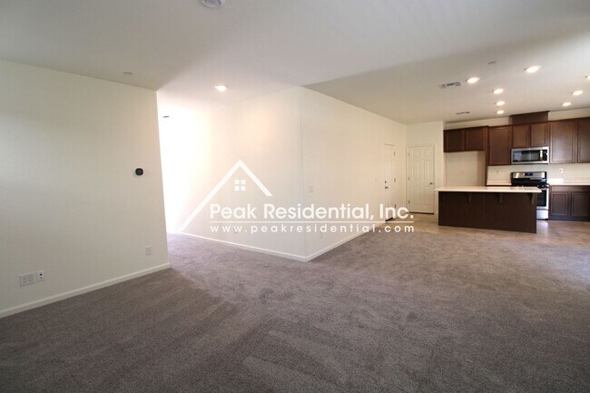 Building Photo - Brand New Rocklin 4bd/3ba House with 2 Car...