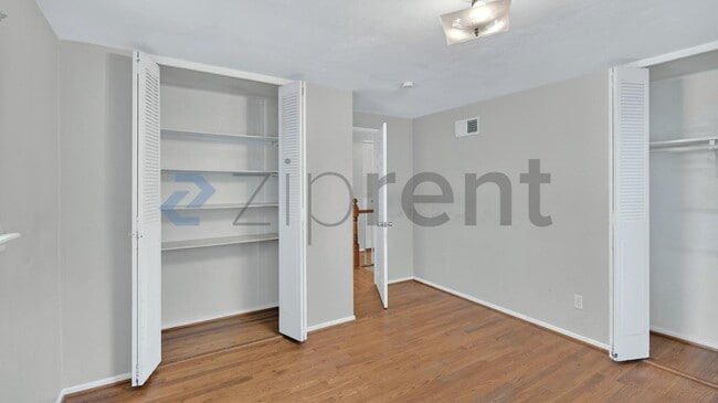 Building Photo - 324 Busher Rd