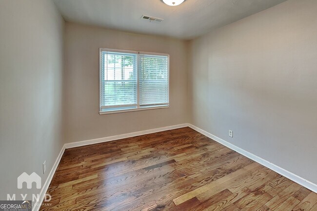 Building Photo - 1319 Campbellton Rd SW