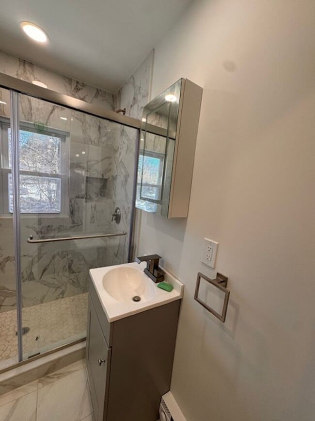 Building Photo - 19 Henning Dr