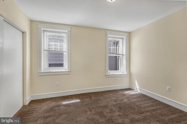 Building Photo - 6168 Ridge Ave