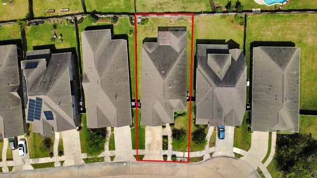 Building Photo - 9019 Emerald Cane Dr