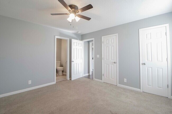 Building Photo - 205 Ruf Dr