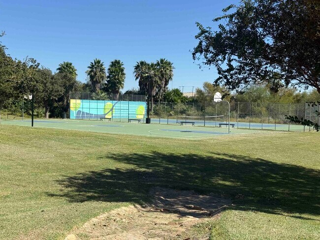 Building Photo - 415 Starling Creek Loop