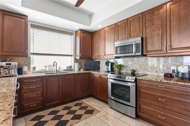 Building Photo - 1325 Snell Isle Blvd NE