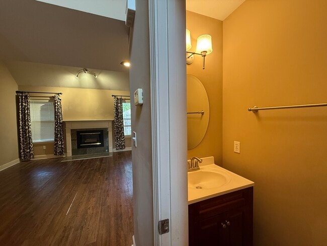 Building Photo - 405 S Village Cir