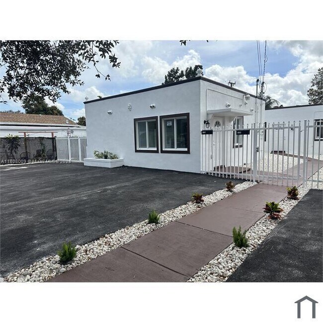 Building Photo - 1136 NW 55th St