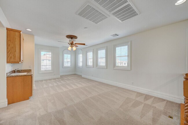 Building Photo - Stunning Rhodes Ranch Four Bedroom