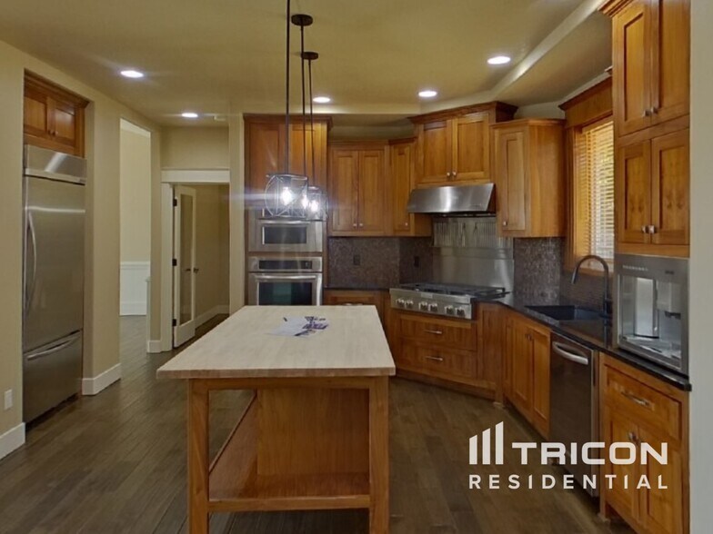 Building Photo - 11593 SE Waterleaf Dr