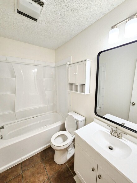 Master Bath - 111 Meteor Dr