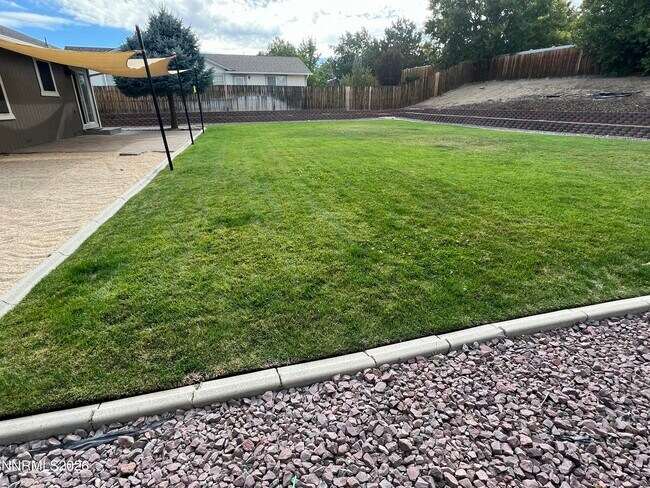 Building Photo - 2175 Albatross Way