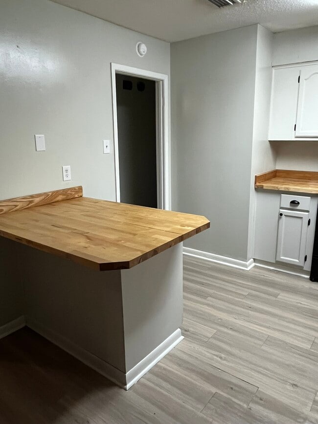 Building Photo - 6552 Cortez Cir