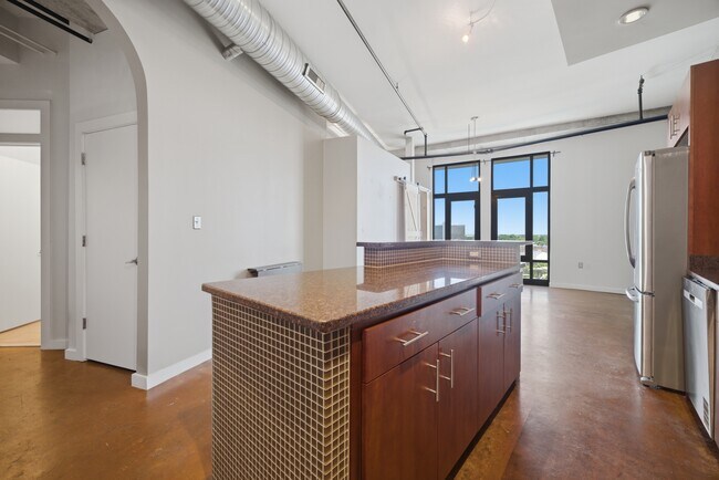 Building Photo - 415 St Pauls Blvd