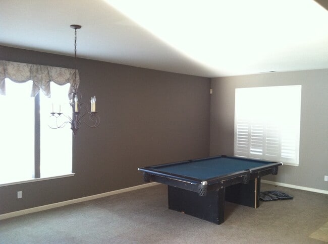 Building Photo - Spacious Two Story Home For Rent