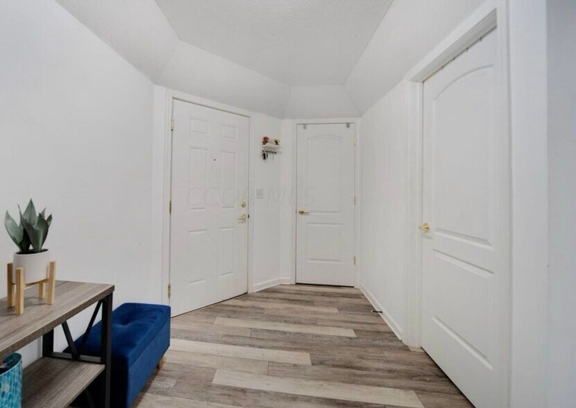 Building Photo - 785 Hidden Springs Dr