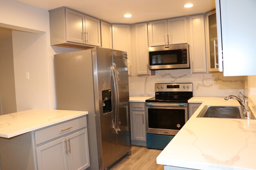 Building Photo - 16730 Barnell Ave