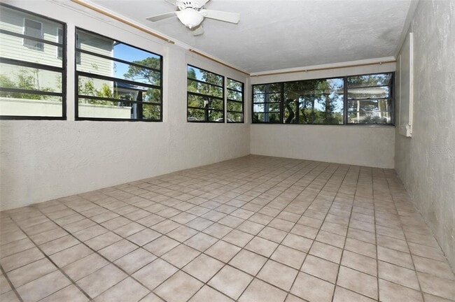 Building Photo - 336 Bunker Pl