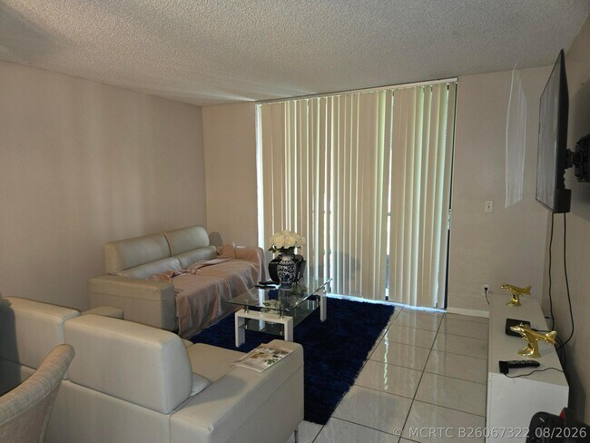 Building Photo - 5190 Las Verdes Cir
