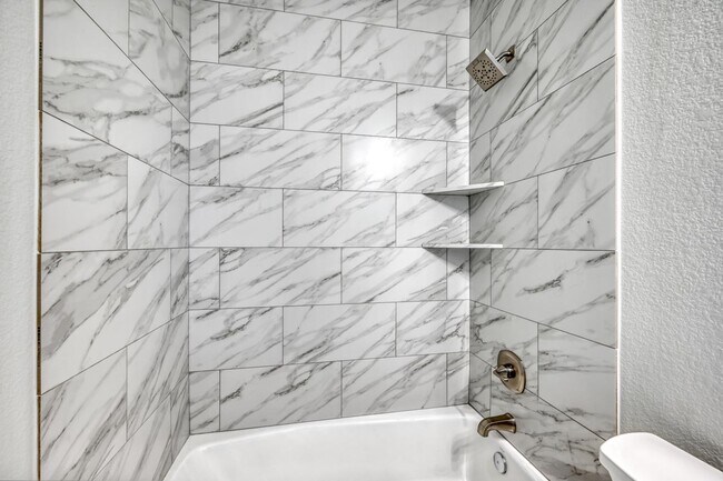 Building Photo - 1915 Willow