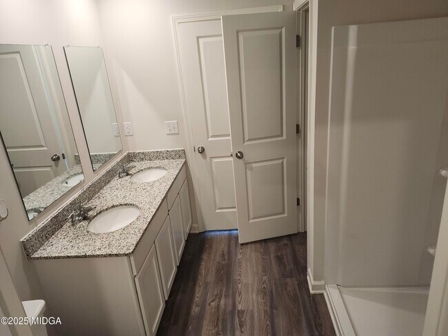 Building Photo - 272 Laurel Springs Dr