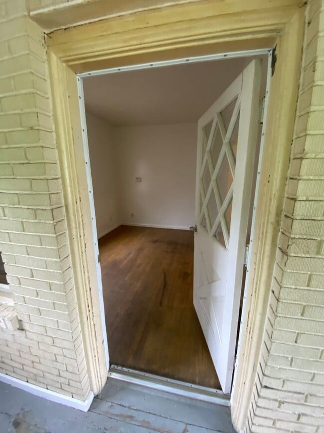 Building Photo - One Bedroom Duplex with off street parking and private enclosed porch