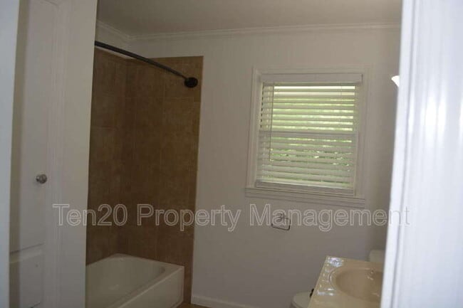Building Photo - 1815 Marilon Dr