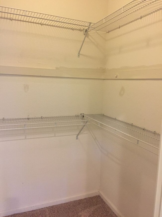 Building Photo - Avail 6/27 - Single level Rocklin home wit...