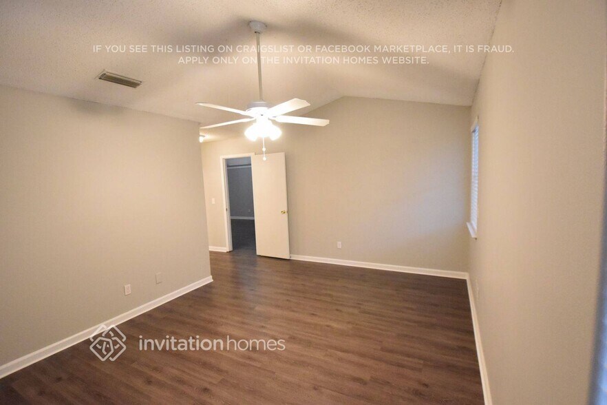 Building Photo - 2139 Lady Di Ln