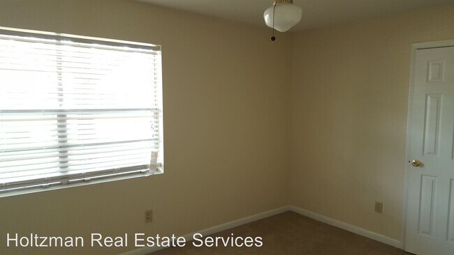 Building Photo - 3 br, 1.5 bath House - 235 Deerwood Drive