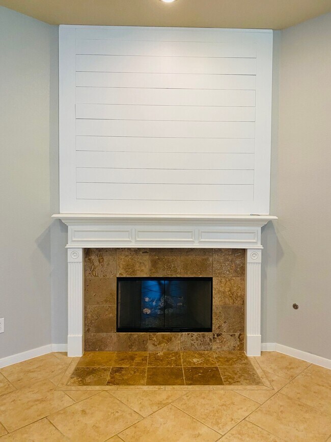 Building Photo - 24823 Dutton Point Dr