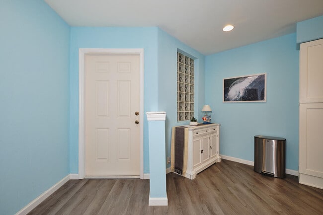 Building Photo - 9100 Southmont Cove