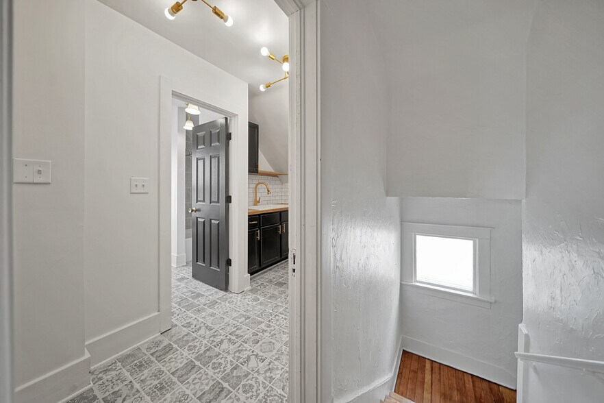 Building Photo - 1603 N Cotner Blvd
