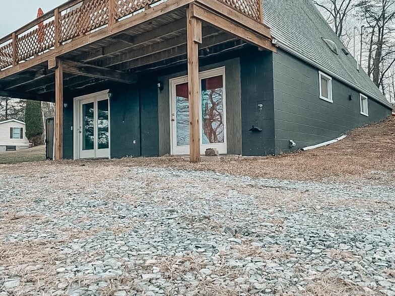 Building Photo - 178 Day Dr