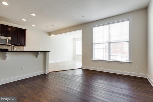 Building Photo - 7757 Crystal Brook Way