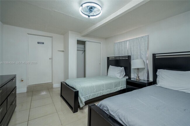 Building Photo - 690 E 10th Ave